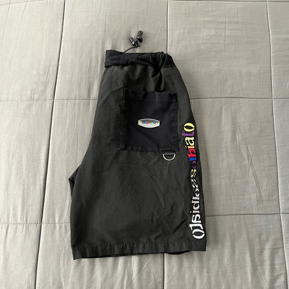 Shorts - Picture 2 of 3